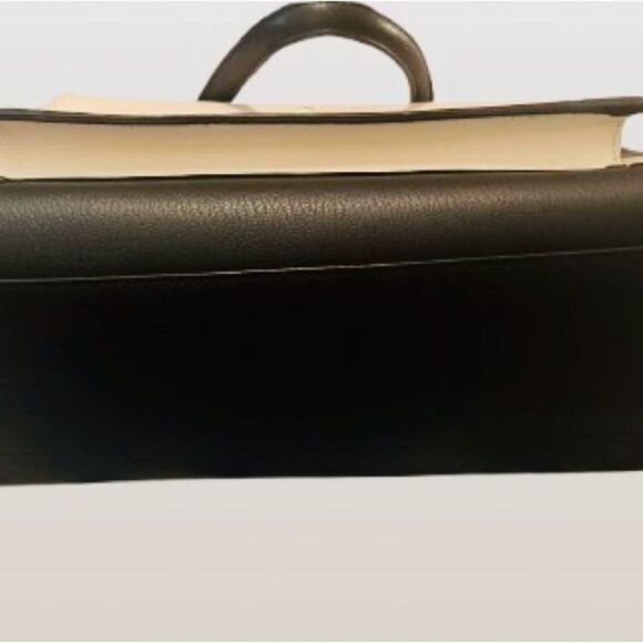 Kate Spade Black and Cream Shoulder Bag with Modern Elegance - Picture 5 of 16